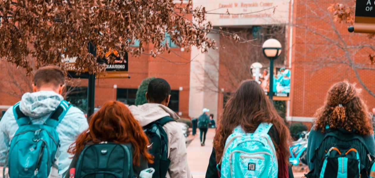 ¿Es suficiente con aprender inglés en el colegio?