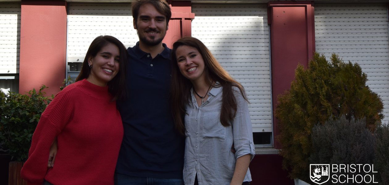 Nos visitan alumnas de la promoción 2012